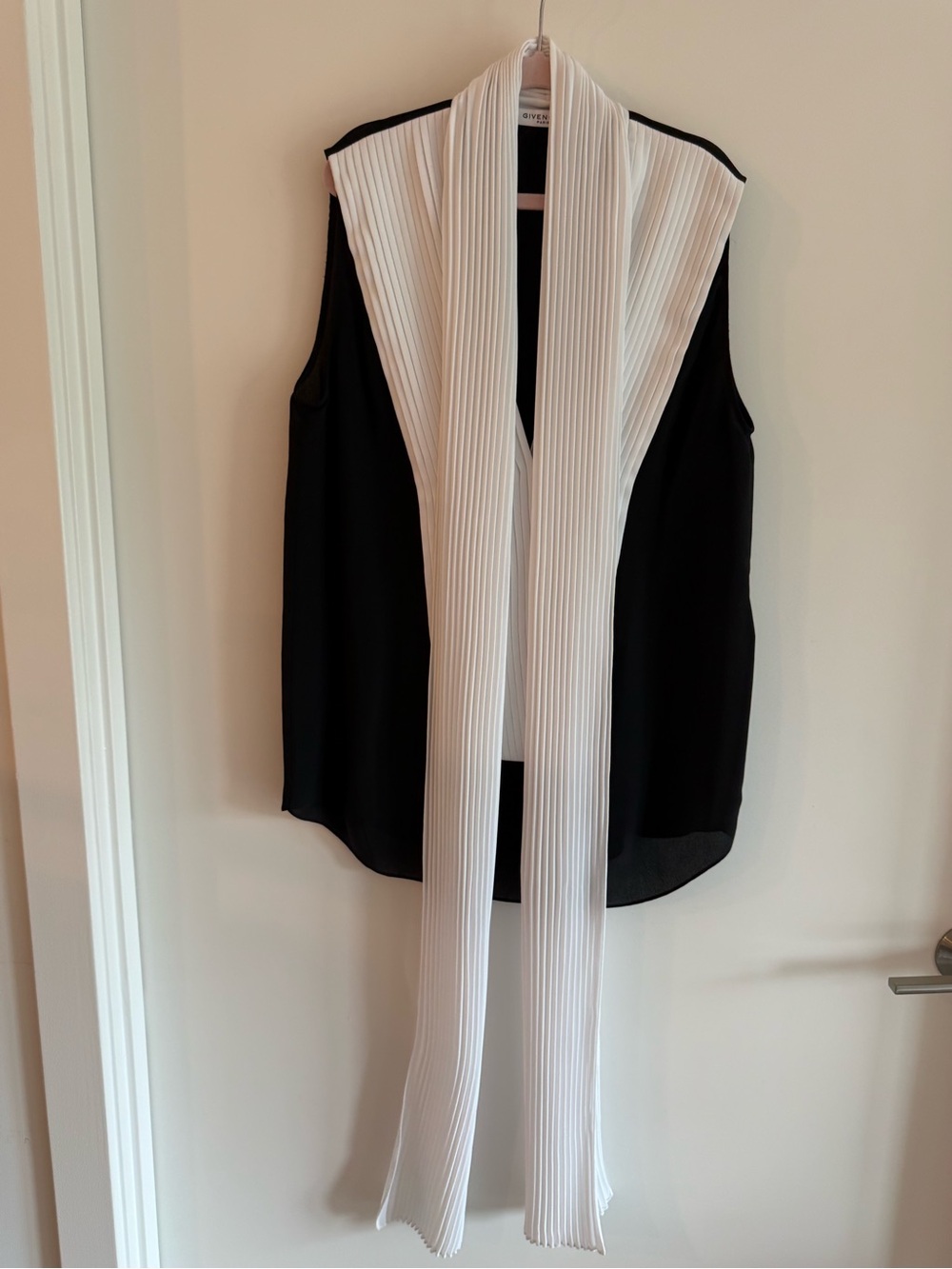 Givenchy Black & White Pleated Scarf Top FR 34 US 2